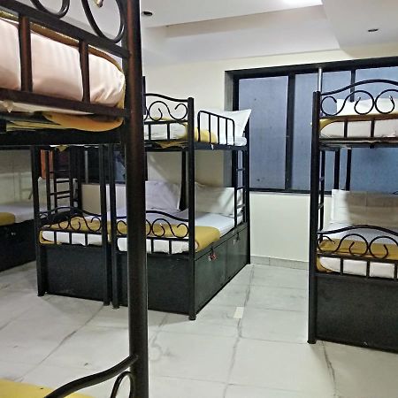Bandra Dormitory Only For Indian ムンバイ エクステリア 写真