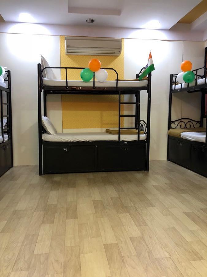 Bandra Dormitory Only For Indian ムンバイ エクステリア 写真
