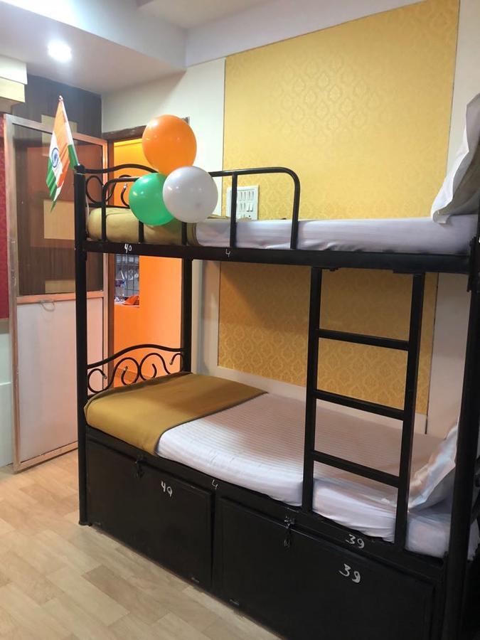 Bandra Dormitory Only For Indian ムンバイ エクステリア 写真