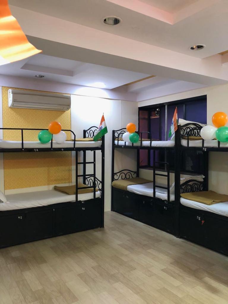 Bandra Dormitory Only For Indian ムンバイ エクステリア 写真